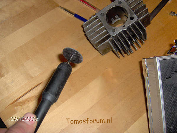 Puch cilinder op Tomos 09.jpg