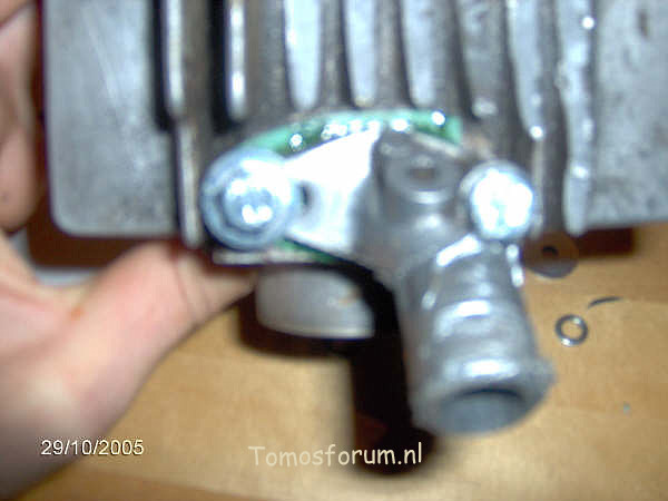 Puch cilinder op Tomos 15.jpg